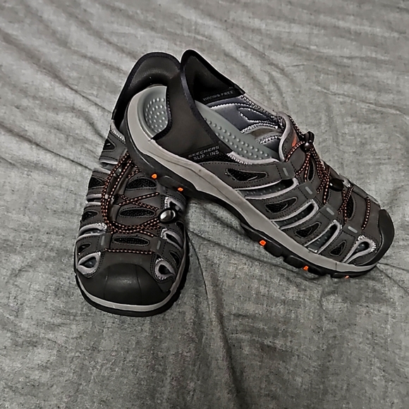 Skechers slip on sandles - Picture 1 of 4